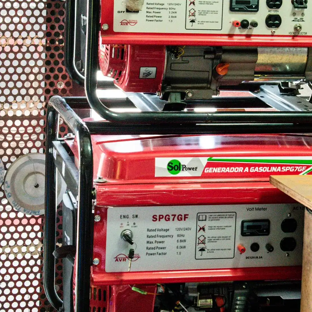 Generador eléctrico a gasolina en el área de ventas